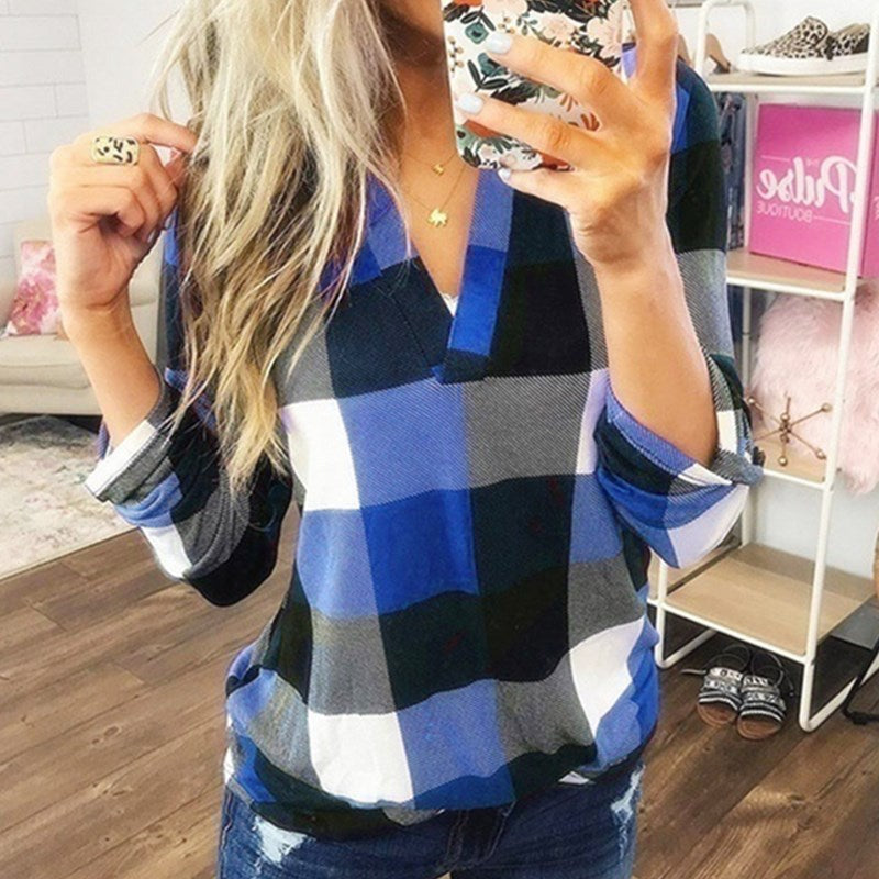Women's fashionable plaid shirt