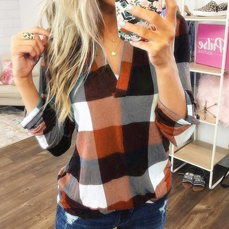 Women's fashionable plaid shirt