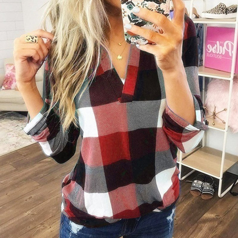 Women's fashionable plaid shirt