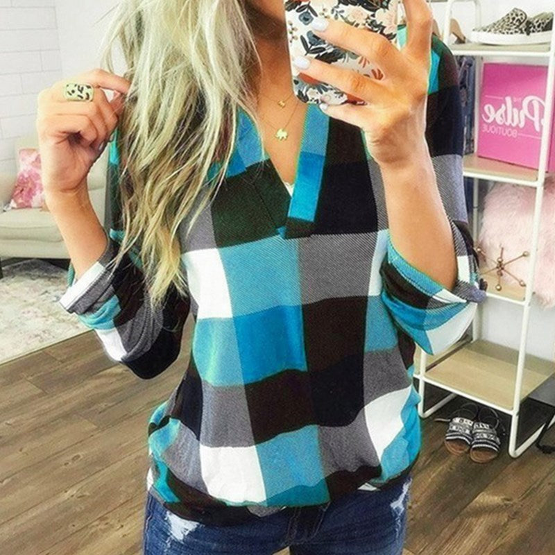 Women's fashionable plaid shirt